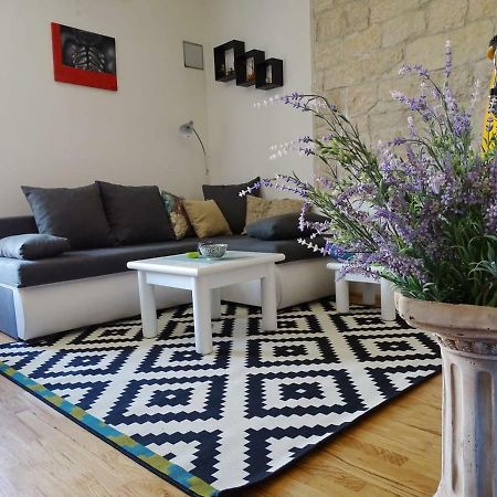 Apartment Naita Sinj Zewnętrze zdjęcie